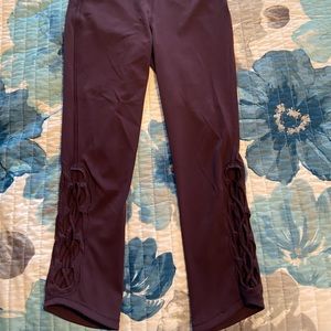 Lululemon Capri Legging w/detail